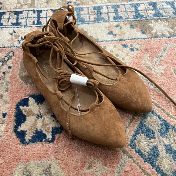 Vionic Shoes - NWOT Vionic brown suede pointed toe lace up flats